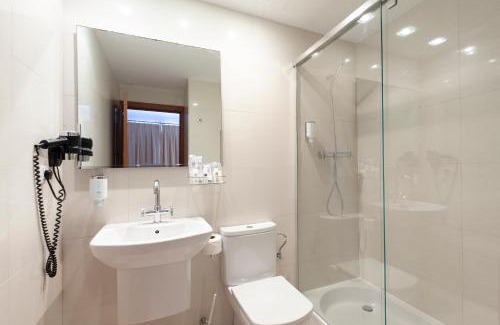 Palma de Mallorca Hotel | Inviting Portofino Mallorca: Oceanview & Poolside Getaway