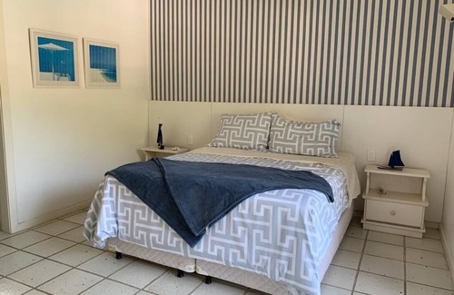Portogalo House | Portogalo - Canal House: Steps from the Beach & Family-Friendly