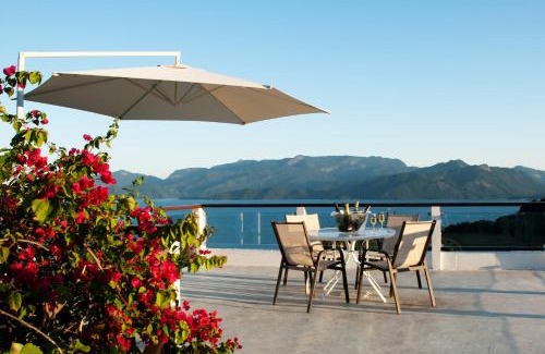 Portogalo Hotel | Discover Portogalo Suite Hotel with Private Beach & Pool