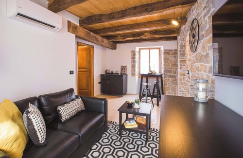 Oprtalj Apartment | Portole Suite 2 Summa