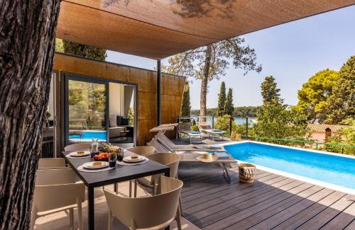 Borik Resort | Porton Nature Hideouts: Oceanfront Retreat with Scenic Views