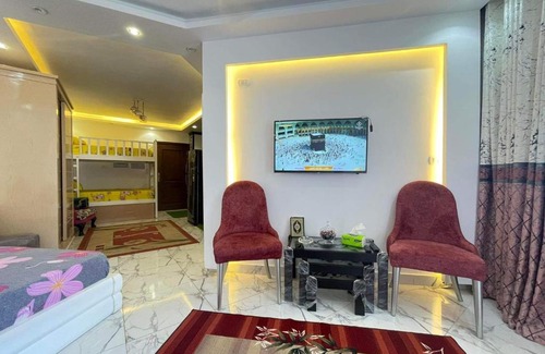 Al-Manasrah Apartment | Explore Portosaid: Family-Friendly Stay with Pool Access