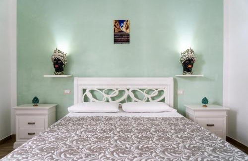 Santa Teresa di Riva Bed & Breakfast | Beachfront Bliss at B&B Portosalvo with Ocean View Pool