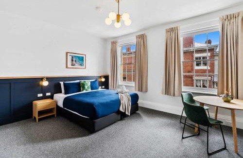 Battery Point Apartment | Portsea Place - designer king studio and parking