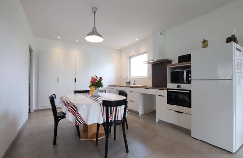 Ustaritz House | Family-Friendly Stay at Portugaina - Ustaritz with Kitchen