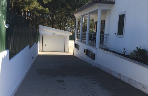 Carrasqueira Villa | Exceptional Villa in Sesimbra with Pool & Jacuzzi