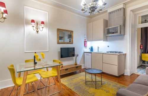 Pena Apartment | Delightful Experience in Lisbon with Spa and Breakfast