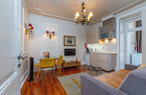 Pena Apartment | Delightful Experience in Lisbon with Spa and Breakfast