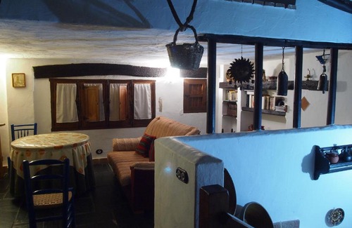 El Altico House | Pet-Friendly Escape at Posá la Cestería - Rated 9/10