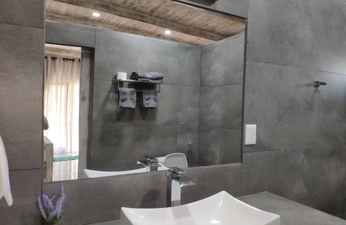 Zona Granja Hotel | Relax at Posada 21 Oranges: Pool, Spa & Family-Friendly