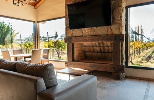 San Rafael Hotel | Relax at Posada Bonarda: Pool, Spa & Family-Friendly Fun