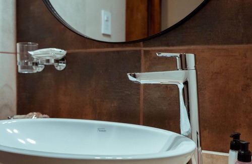 San Rafael Hotel | Relax at Posada Bonarda: Pool, Spa & Family-Friendly Fun