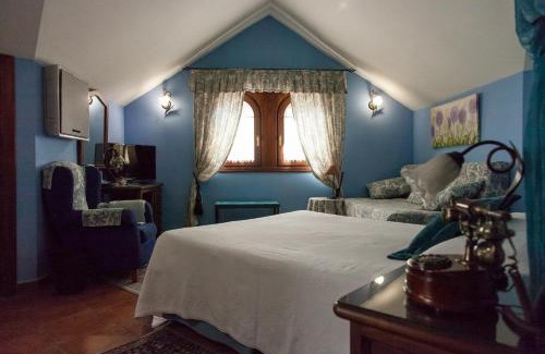 Lierganes House | Cozy Retreat at Posada Carpe Diem with Hot Tub & Dining