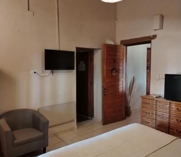 Maipu Hotel | Experience Posada Cavieres Wine Farm: 9/10 Rated Getaway