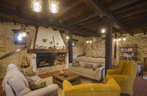 Mogro Hotel | Family-Friendly Posada Condado de la Mota with Spa & Breakfast
