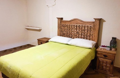 Mineral de Pozos House | Budget-Friendly Stay at Posada Constanza with Family & Pets