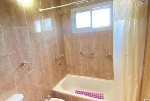 Villa Carlos Paz Hotel | Relax at Posada de Los Lirios: Pet-Friendly Oasis
