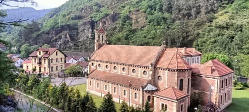 Bustiello House | Discover POSADA de BUSTIELLO: Family-Friendly Retreat