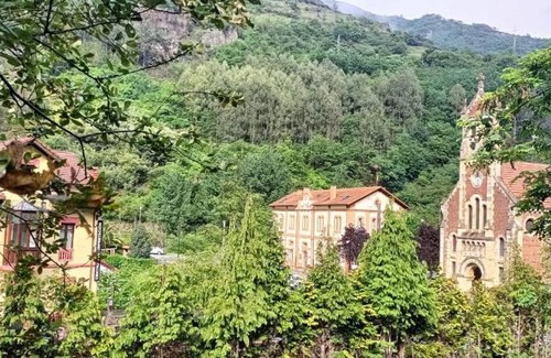 Bustiello House | Discover POSADA de BUSTIELLO: Family-Friendly Retreat