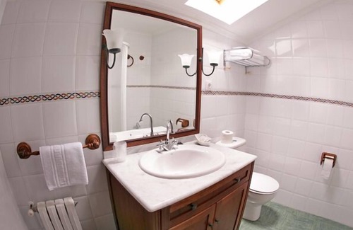 Puentenansa Bed & Breakfast | Top-Rated Retreat at Posada de Fidel with Pool & Spa
