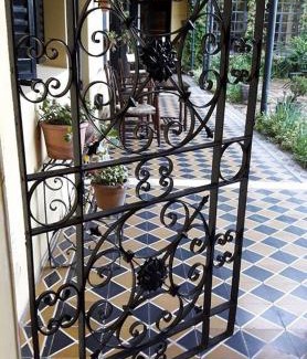 San Antonio de Areco Hotel | Discover Posada De La Plaza: Family-Friendly Retreat