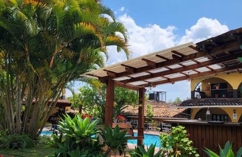 Valle de Angeles Hotel | Cozy Retreat at Posada del Angel with Pool & Restaurant