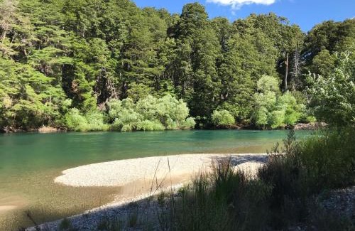 San Carlos de Bariloche Cabin | Budget-Friendly Stay at Posada del Angel with Restaurant