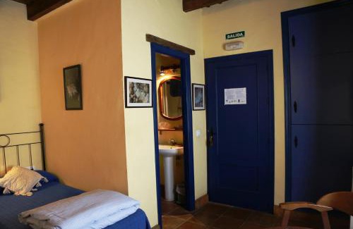 Montejaque House | Discover Posada del Fresno: Pet-Friendly Haven with Breakfast