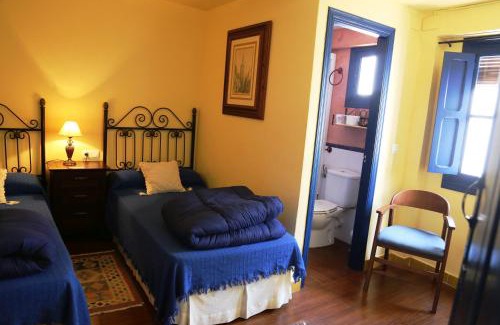 Montejaque House | Discover Posada del Fresno: Pet-Friendly Haven with Breakfast