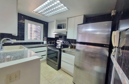 Punta Paitilla Apartment | Modern 2-Bedroom Ocean View Retreat with Pool Amenities