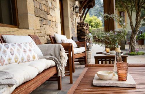 Cambarco Hotel | Discover Posada El Azufral: Rated 9.1 with Hot Tub & Dining