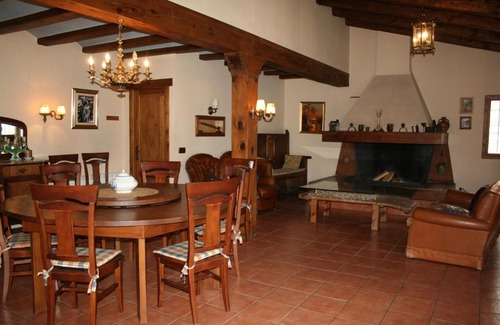 Calomarde House | Pet-Friendly Escape at Posada el Cadoncho – Rated 10/10