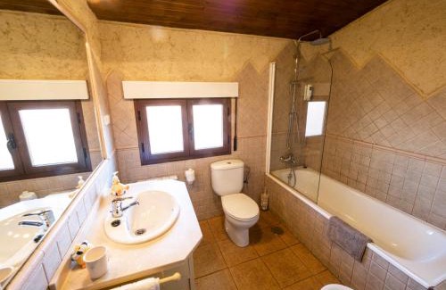 Rascafria Hotel | Discover Posada el Campanario: Poolside Retreat Awaits