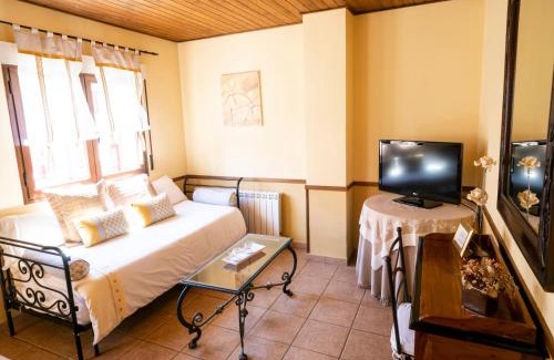 Rascafria Hotel | Discover Posada el Campanario: Poolside Retreat Awaits