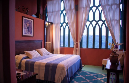 Xilitla Hotel | Relax at Posada El Castillo: Pool, Spa & Breakfast Awaits