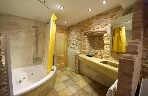 Monroyo Hotel | Discover Posada Guadalupe: Pet-Friendly Retreat with Spa