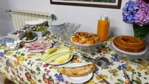 San Vicente del Monte Hotel | Discover Posada La Bolera: Guest Rated 9.1 with Restaurant