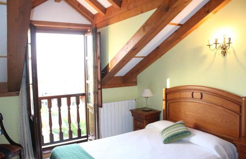 Vispieres House | Cozy Retreat at Posada La Cabaña De Salmon with Breakfast