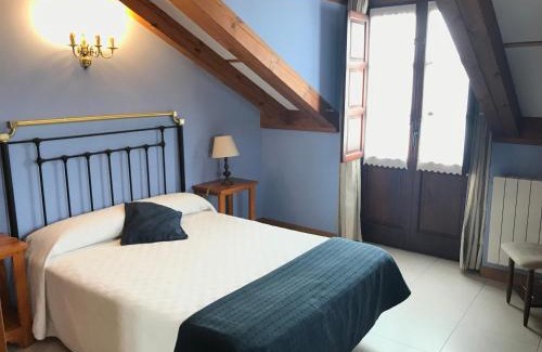 Vispieres House | Cozy Retreat at Posada La Cabaña De Salmon with Breakfast