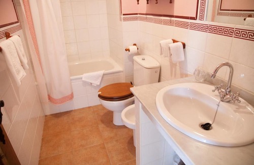 Los Tojos House | Guest Rated Posada La Colodra: Pet-Friendly Retreat