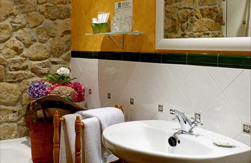 Helguera Hotel | Exceptional Stay at Posada La Cotía: Spa & Breakfast Included