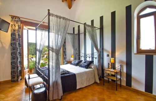Queveda Hotel | Experience Comfort at Posada La Fabula: Spa & Breakfast Included