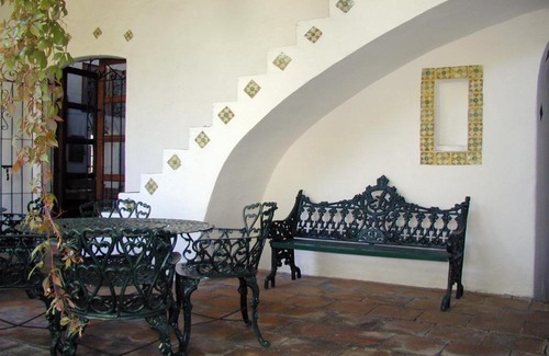 Xalapa Hotel | Affordable Getaway at Posada La Mariquinta with Great Amenities