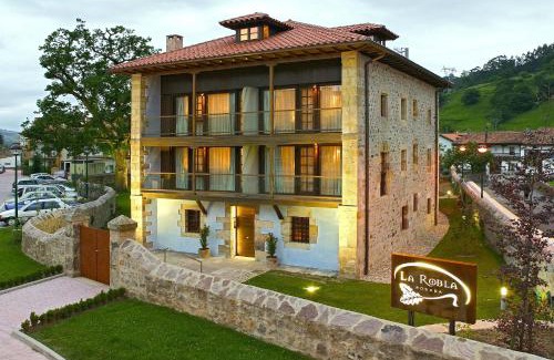 La Cueva Hotel | Experience Oceanfront Comfort at Posada La Robla