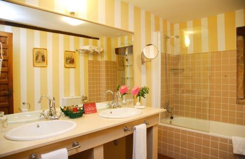 Hazas House | Family-Friendly Stay at Posada La Torre de La Quintana