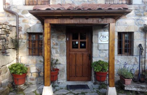 Esles Hotel | Discover Posada Montero de la Concha: Rated 9.5/10