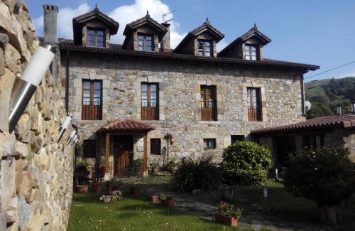 Esles Hotel | Discover Posada Montero de la Concha: Rated 9.5/10