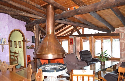 Lon Hotel | Cozy Getaway at Posada Peñas Arriba with Family-Friendly Amenities