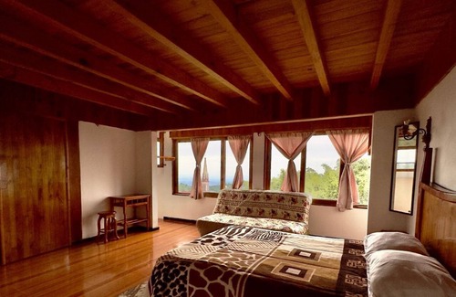Cuetzalan del Progreso House | Discover Posada Quetzalin: Family-Friendly Retreat