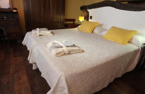 Villardiegua de la Ribera House | Experience Elegance at Posada Real La Mula de los Arribes